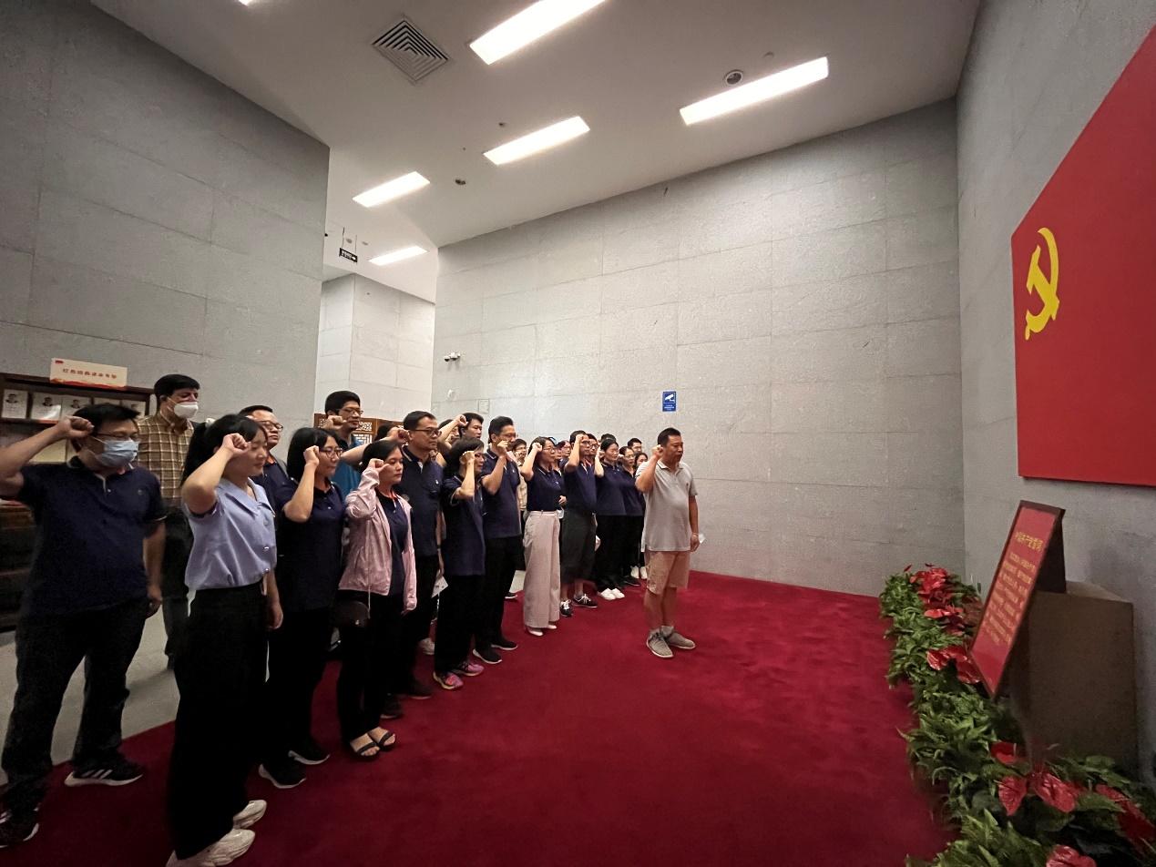 走进辛亥革命纪念馆 ——8858cc永利开展“勇于自我革命，永葆先进纯洁”主题活动