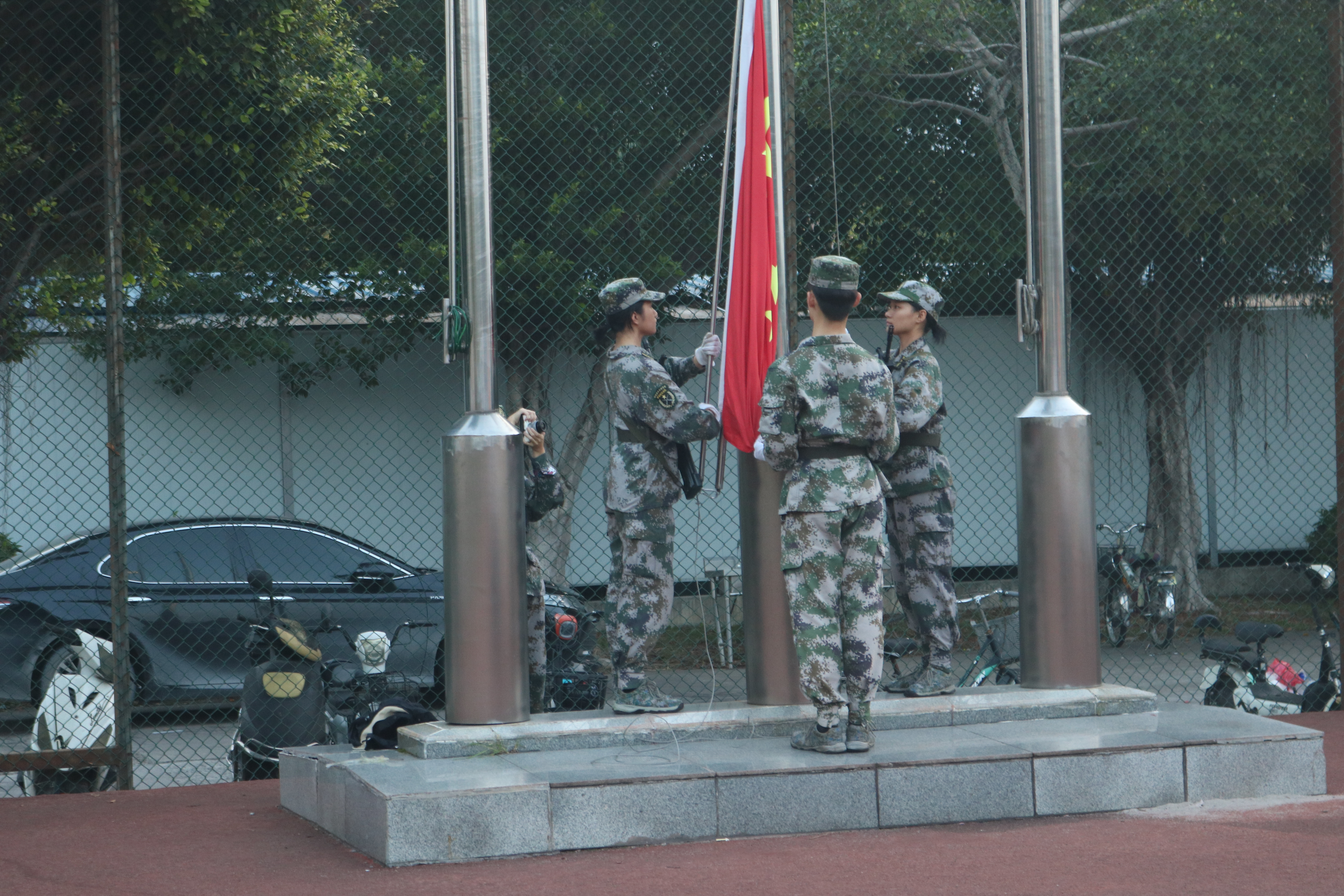 8858cc永利举行升旗仪式