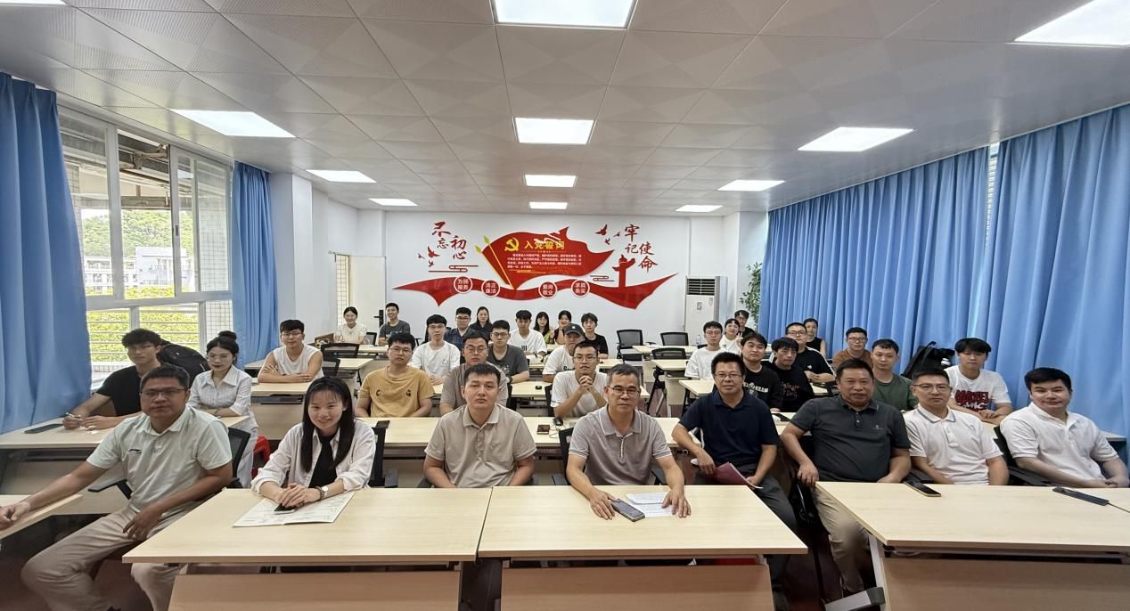 化工与材料学院召开2025年研究生新生师生见面会